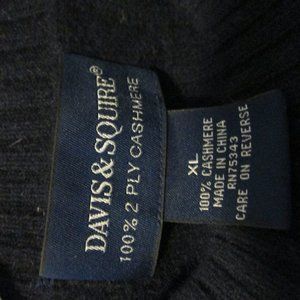 Men's Navy Cashmere Sweater - Small Hole